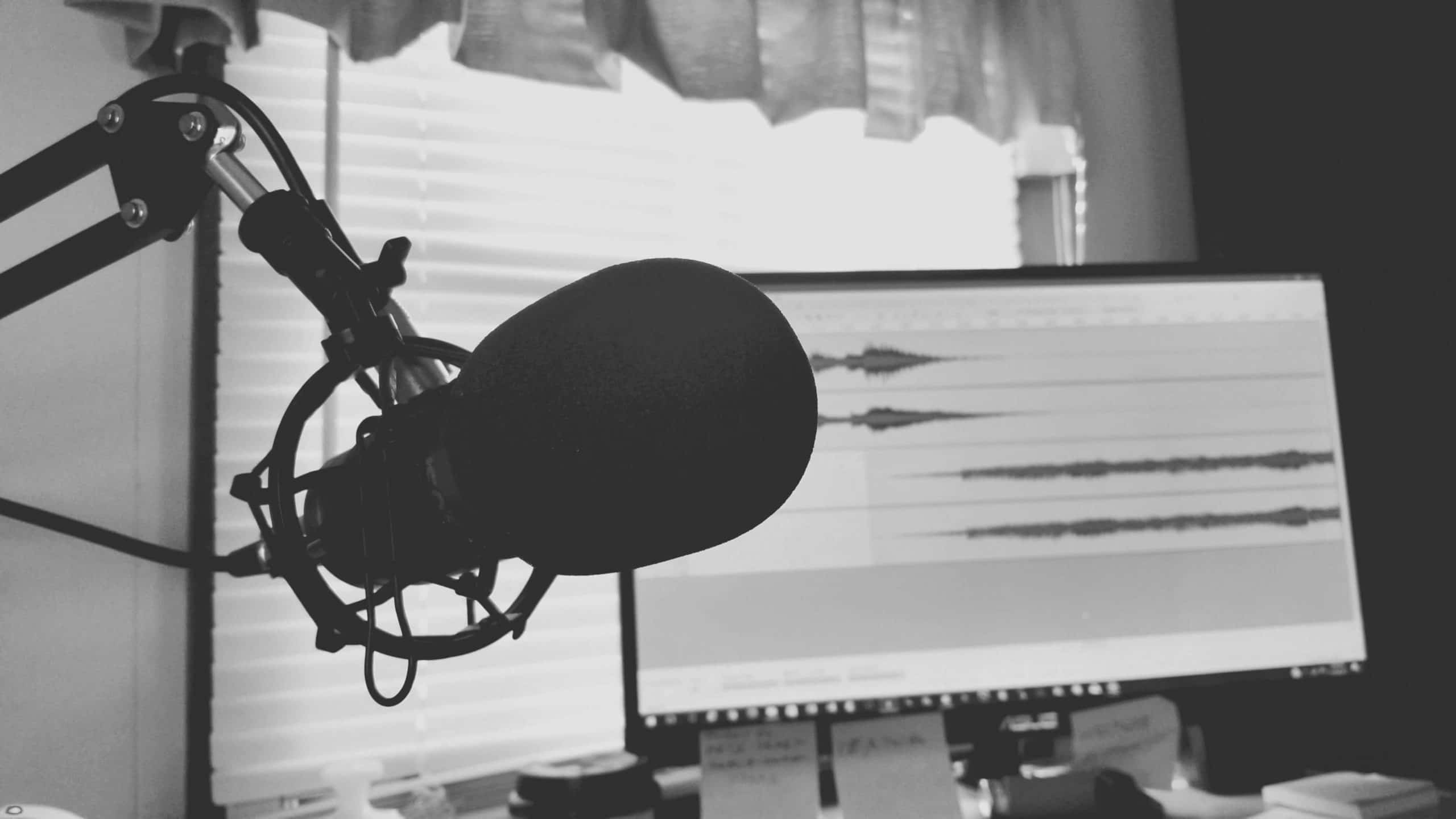 make money as a teen with podcasts