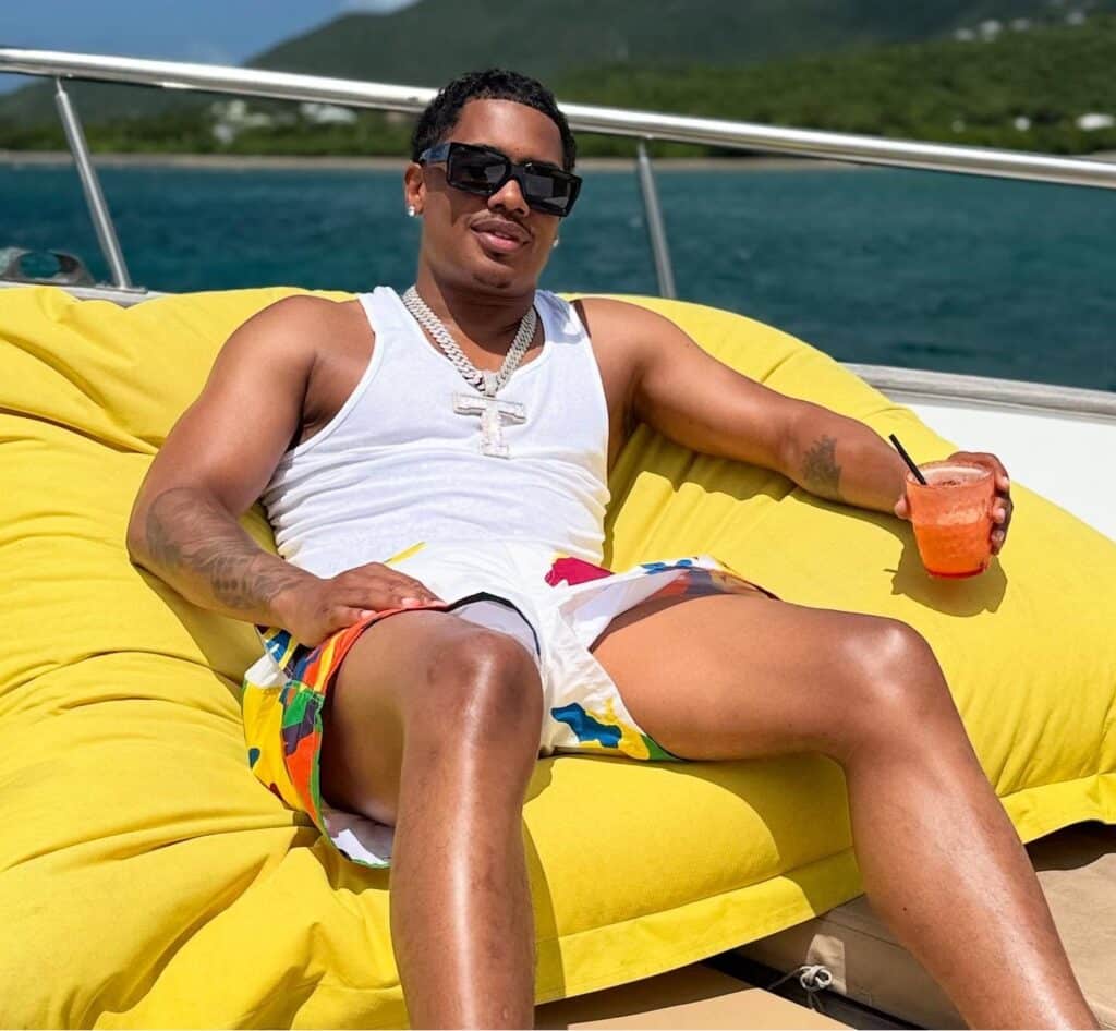 Tracy T Makes His Money